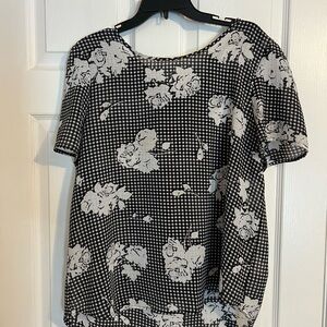 Dillards blouse size Large